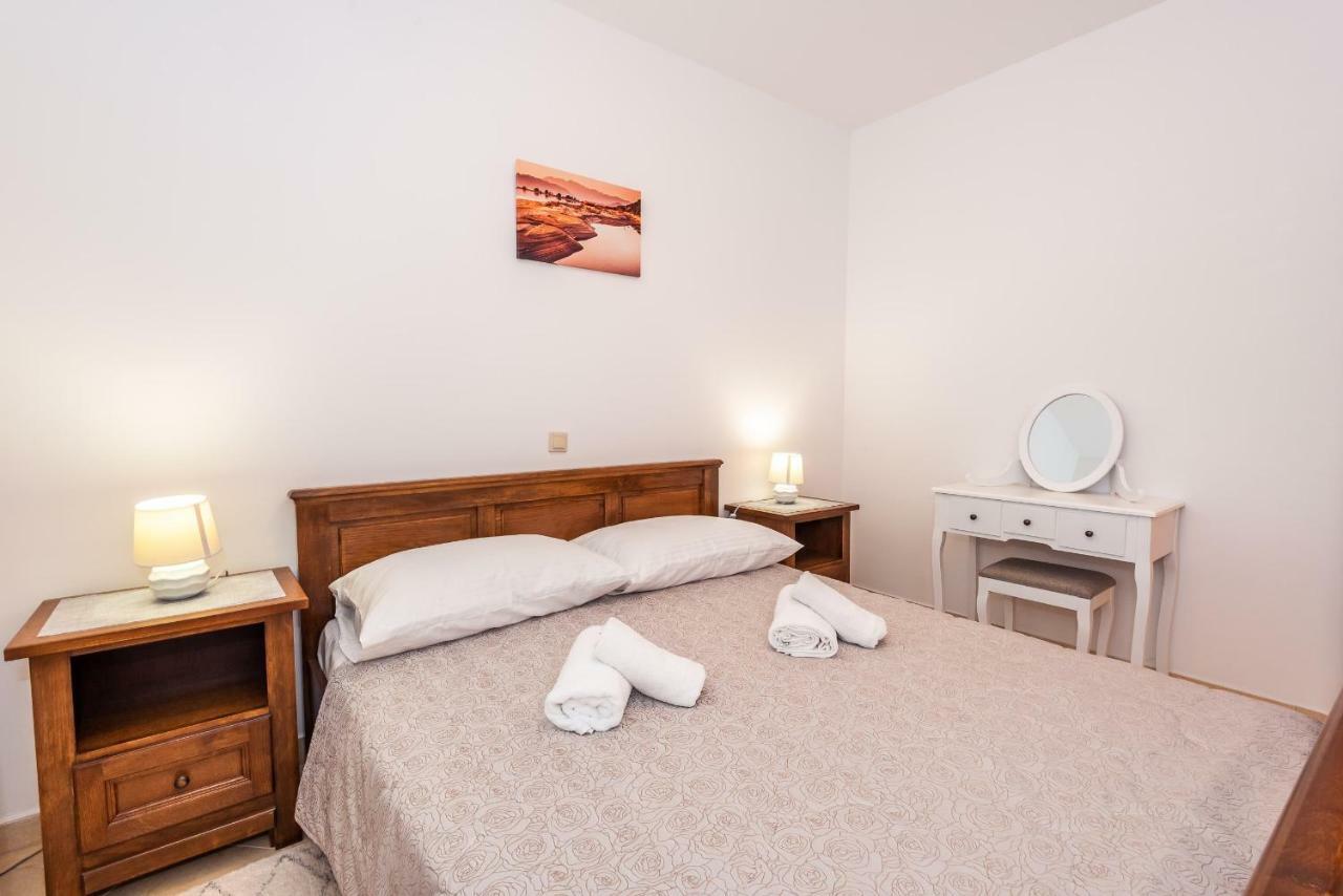 Apartmani Marina Klek Εξωτερικό φωτογραφία