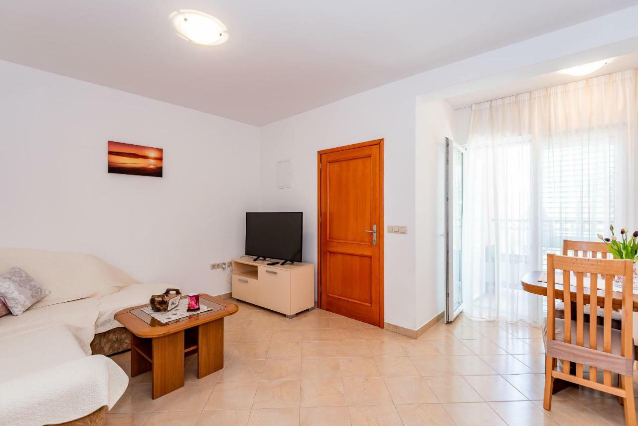 Apartmani Marina Klek Εξωτερικό φωτογραφία